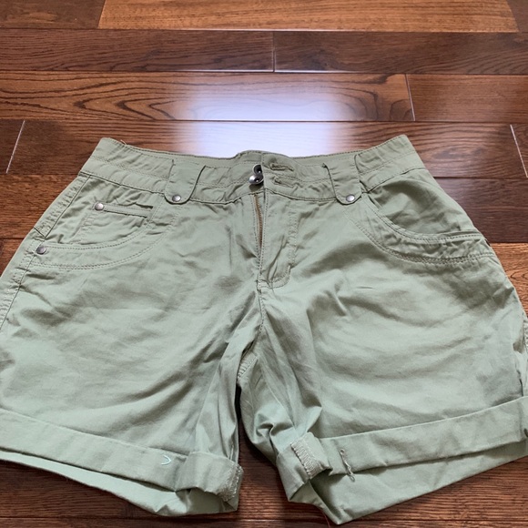 COPY - Suzy Shier women’s shorts - Picture 1 of 5